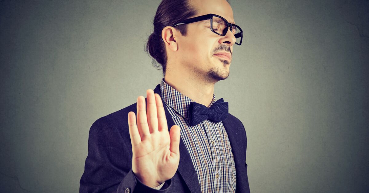 How To Deal With An Arrogant Person Bullfrag